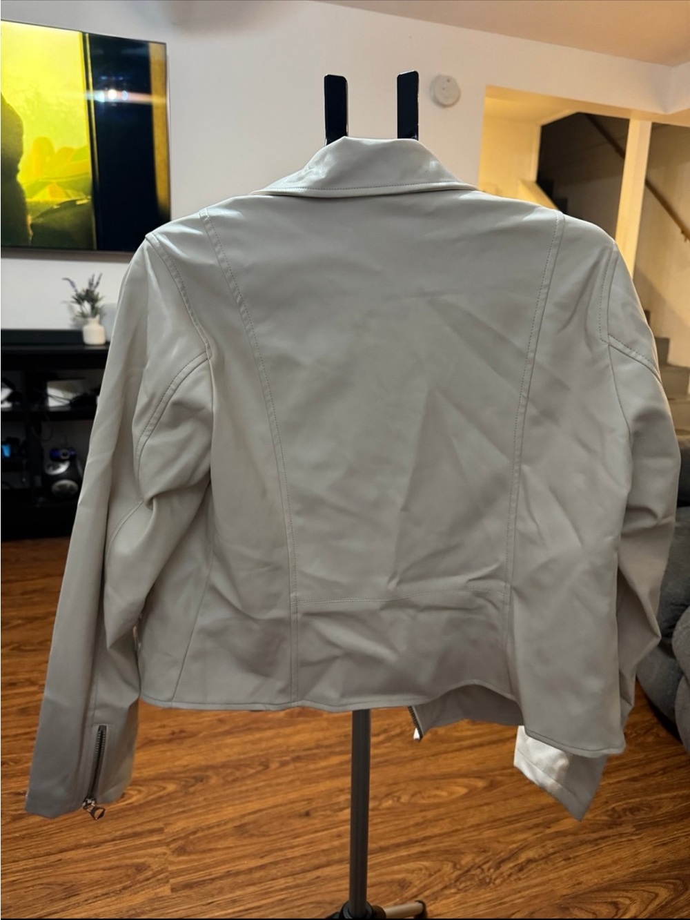 torrid cream faux leather moto jacket with silver hardware NWT - Picture 2 of 7